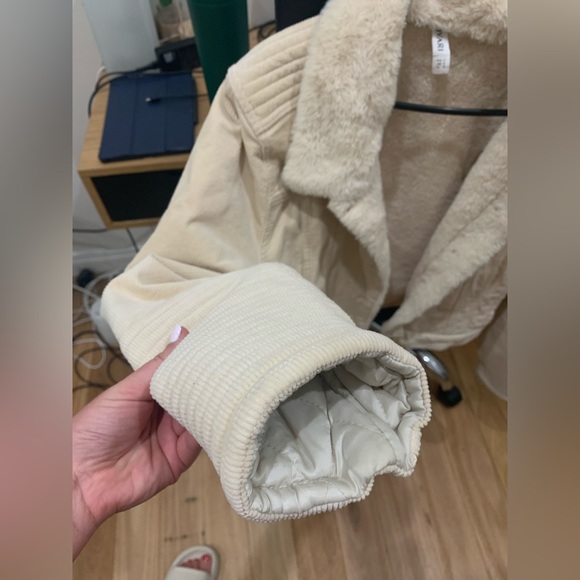 Corduroy jacket, worn once - Picture 5 of 9